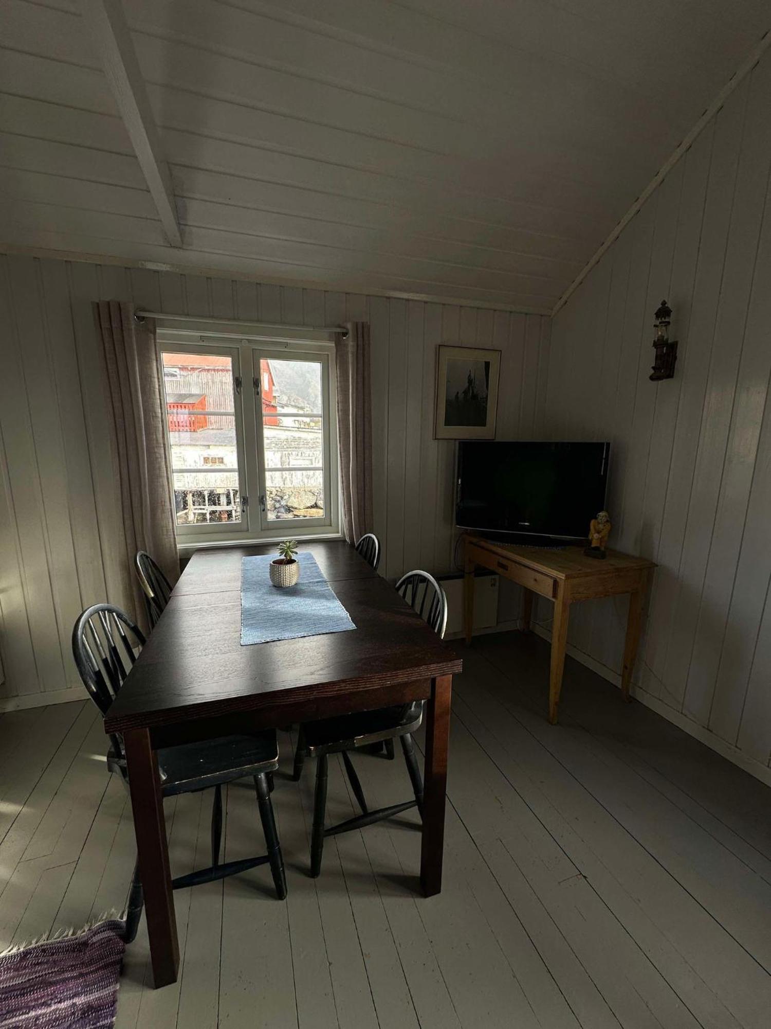 Fiskekrogen Rorbuer Henningsvaer Exterior photo